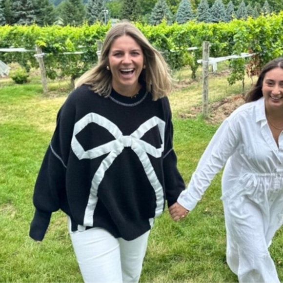 Free People x Tricia Fix Exploded Bow Black Knit Reworked Oversized Sweater S - Picture 2 of 9